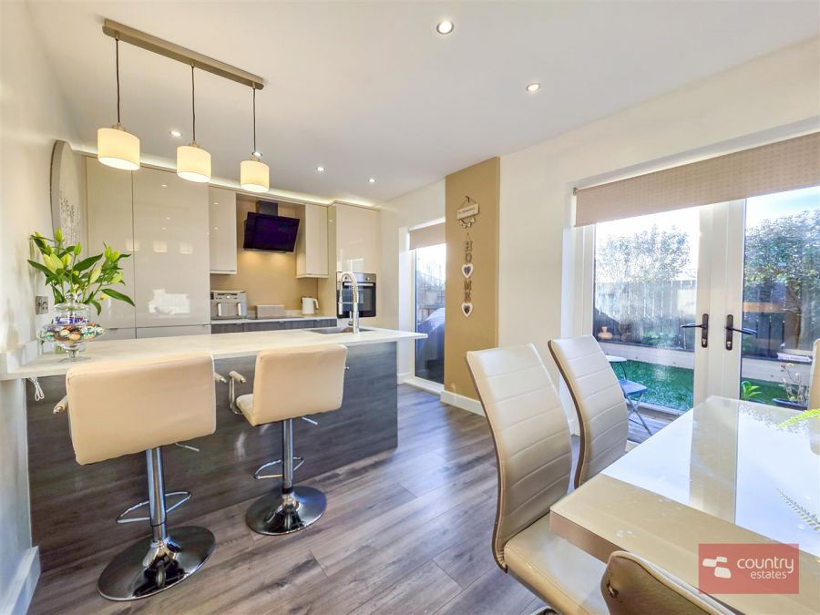 11 Burnthill Gardens