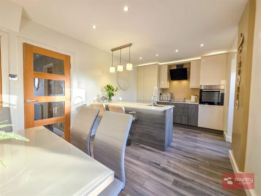 11 Burnthill Gardens