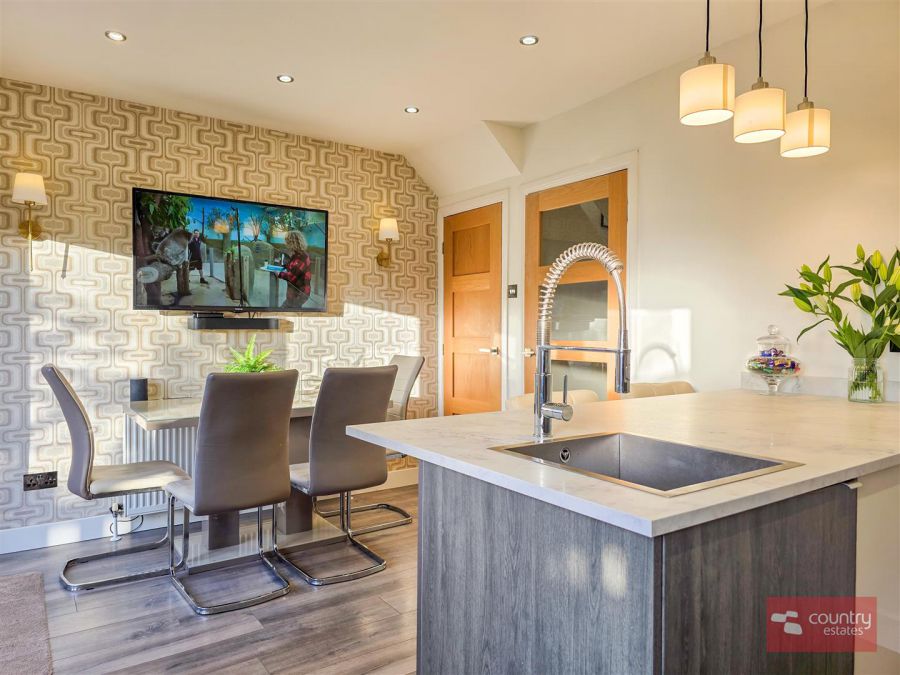 11 Burnthill Gardens