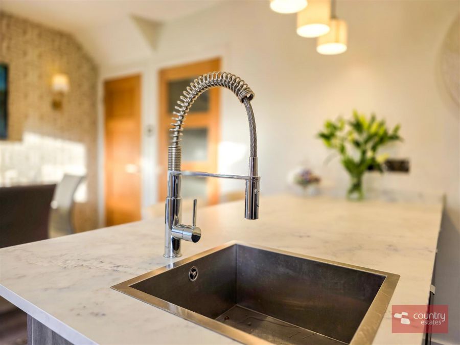 11 Burnthill Gardens