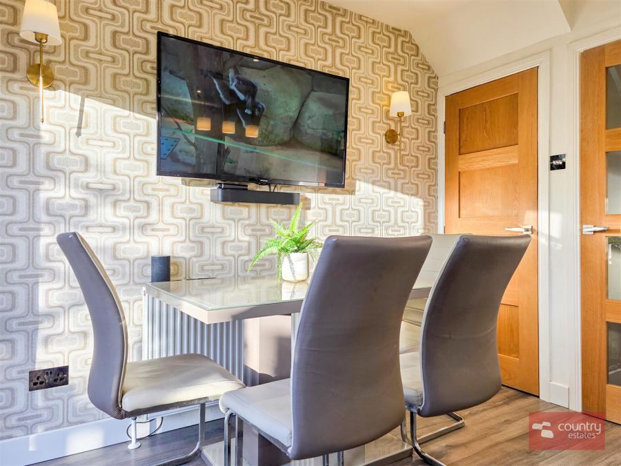 11 Burnthill Gardens