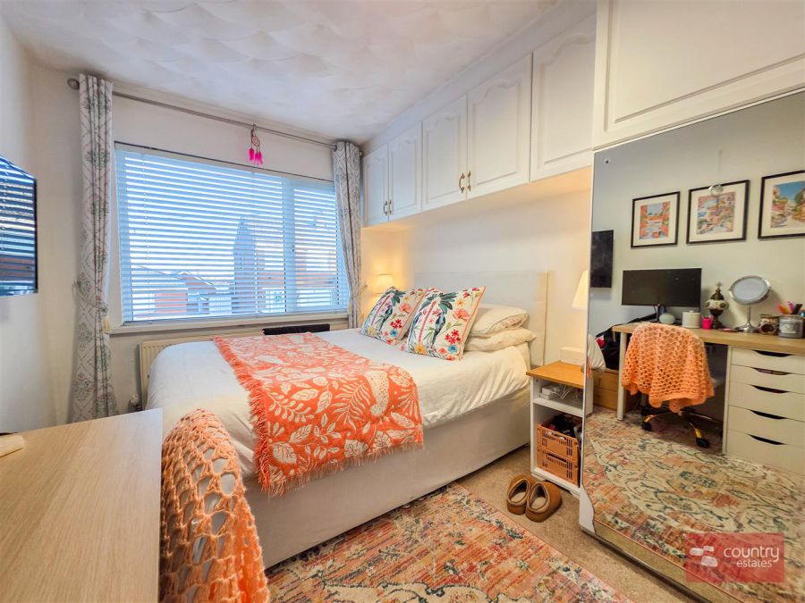 11 Burnthill Gardens