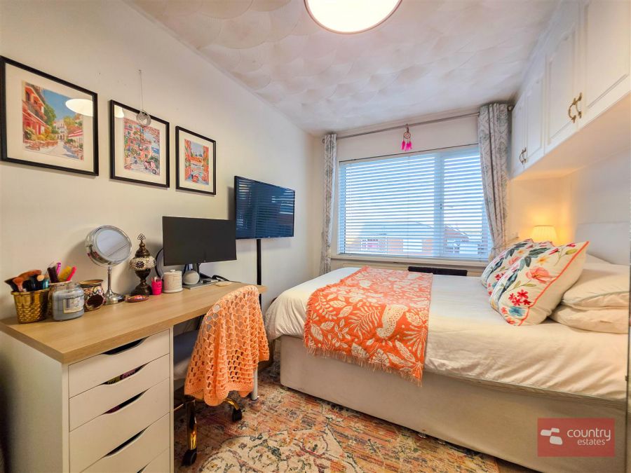 11 Burnthill Gardens