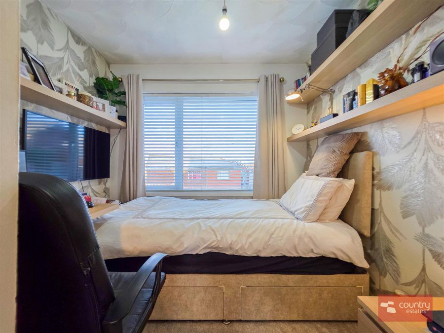 11 Burnthill Gardens