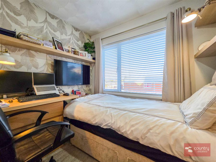 11 Burnthill Gardens