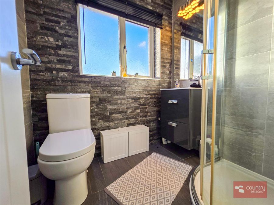 11 Burnthill Gardens