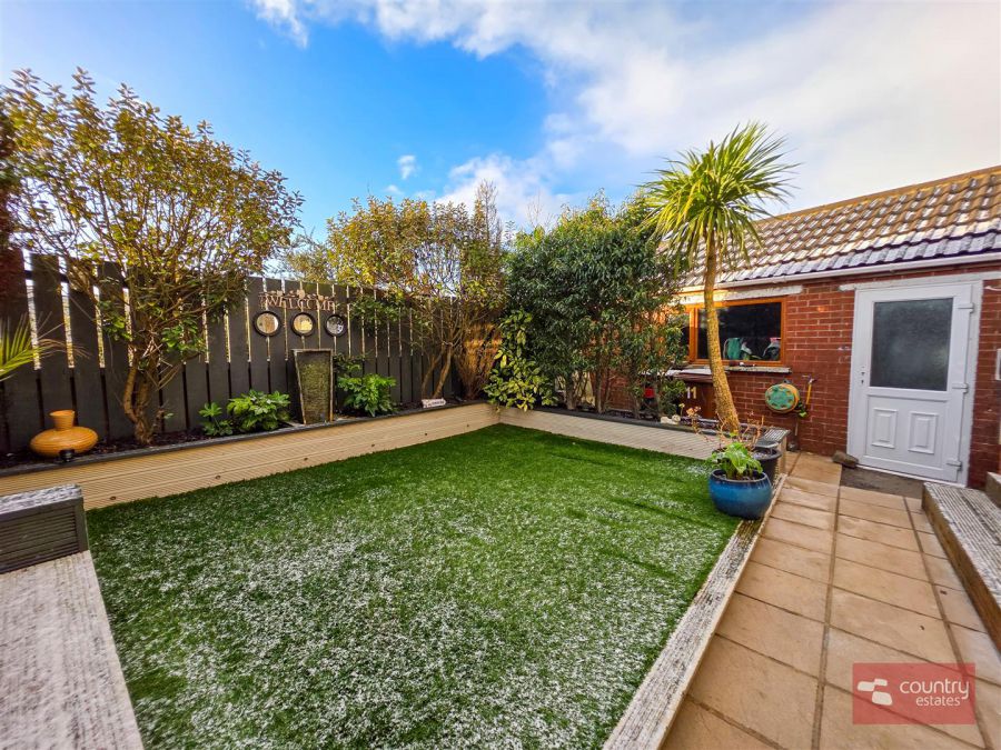 11 Burnthill Gardens