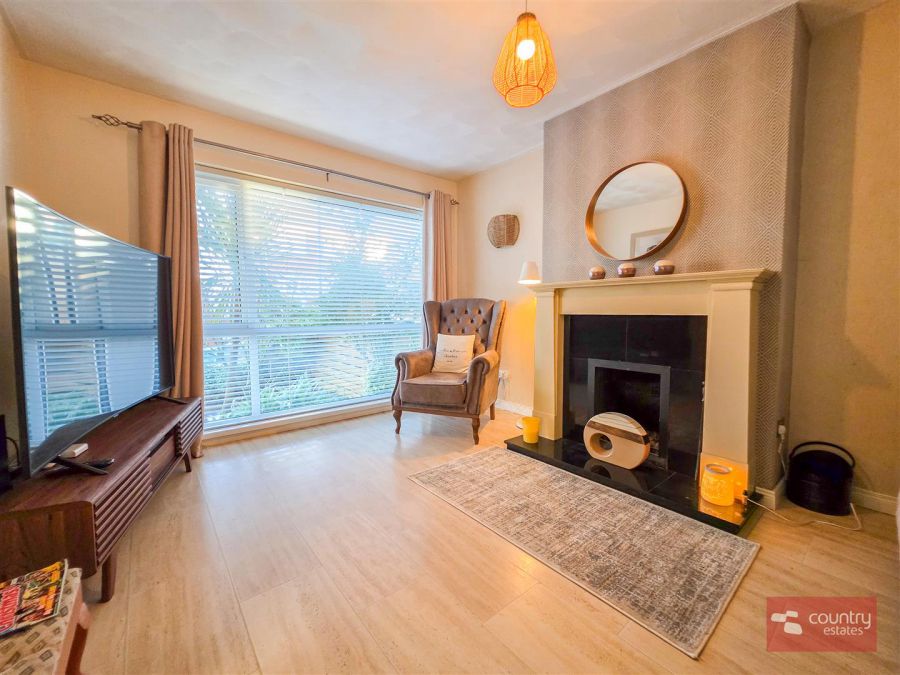 11 Burnthill Gardens