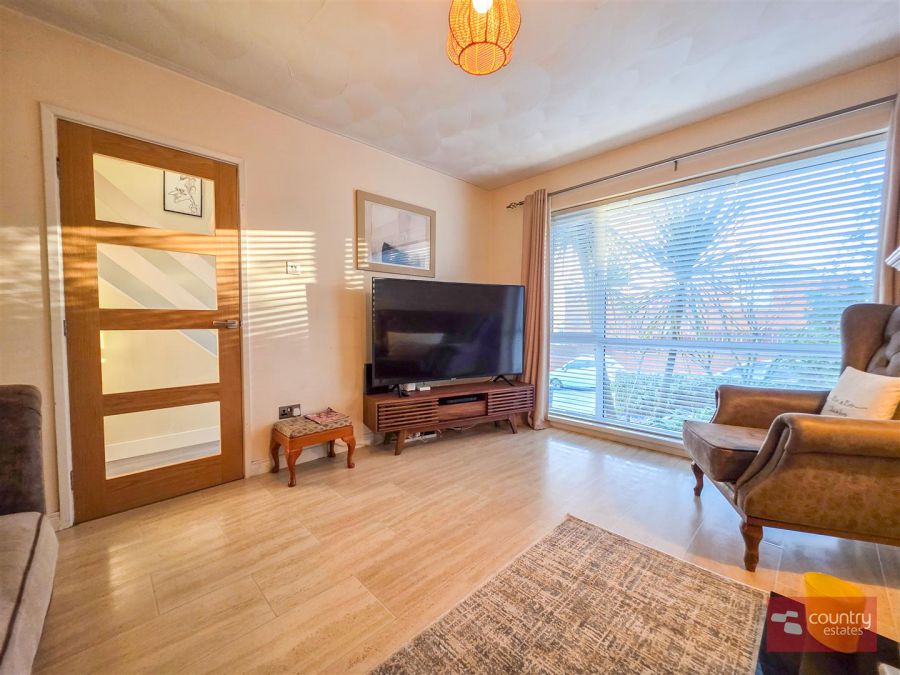 11 Burnthill Gardens