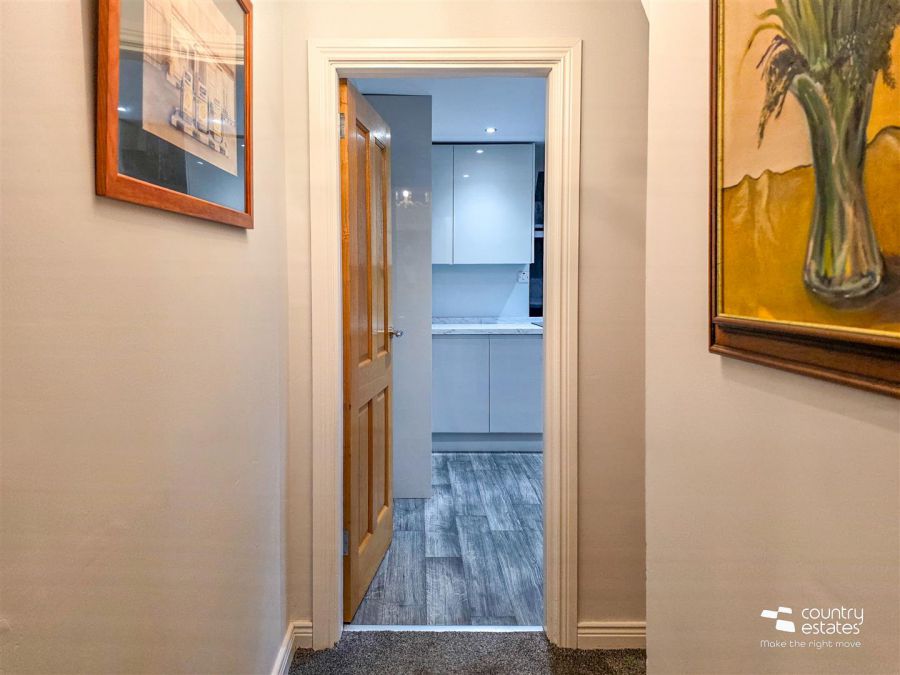 11 Carnhill Crescent