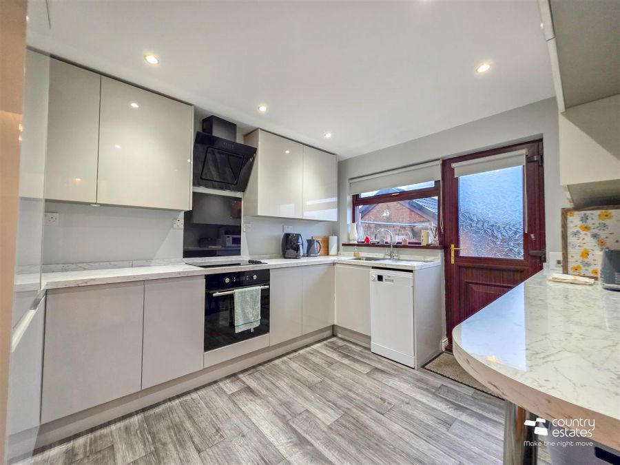 11 Carnhill Crescent