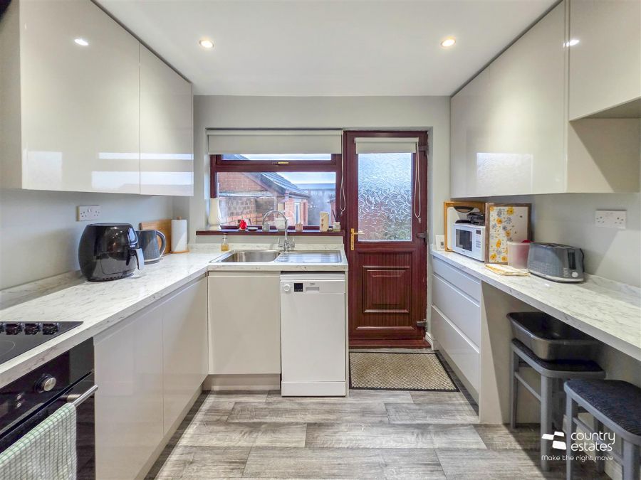 11 Carnhill Crescent