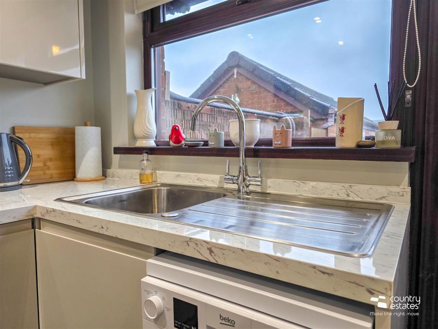 11 Carnhill Crescent