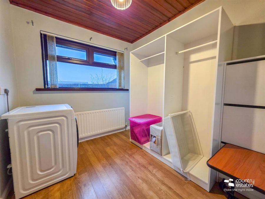 11 Carnhill Crescent