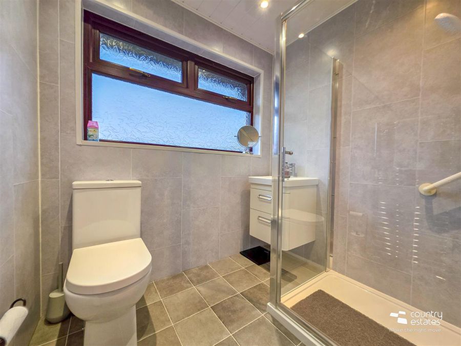 11 Carnhill Crescent