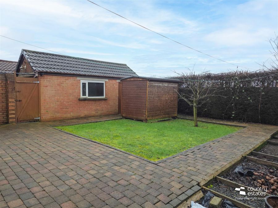 11 Carnhill Crescent