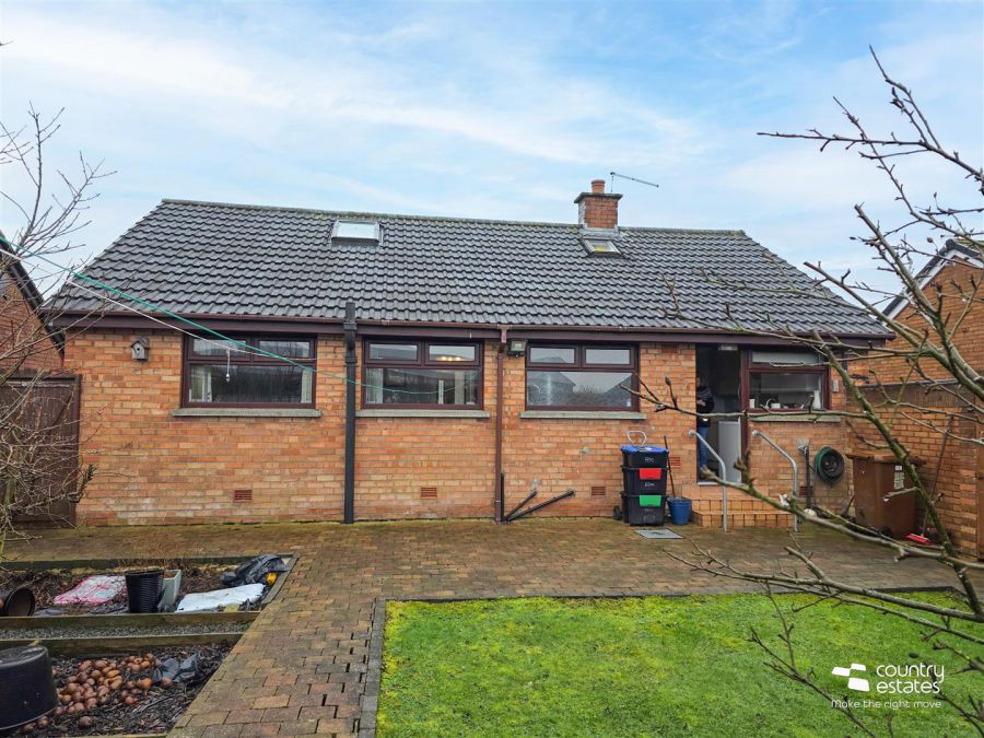 11 Carnhill Crescent