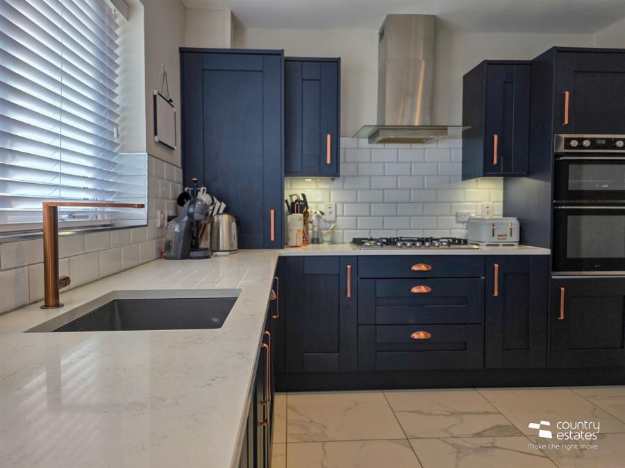 10 Ashbourne Manor Square