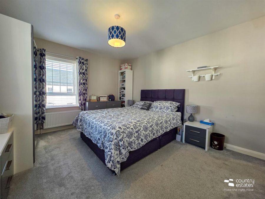 10 Ashbourne Manor Square