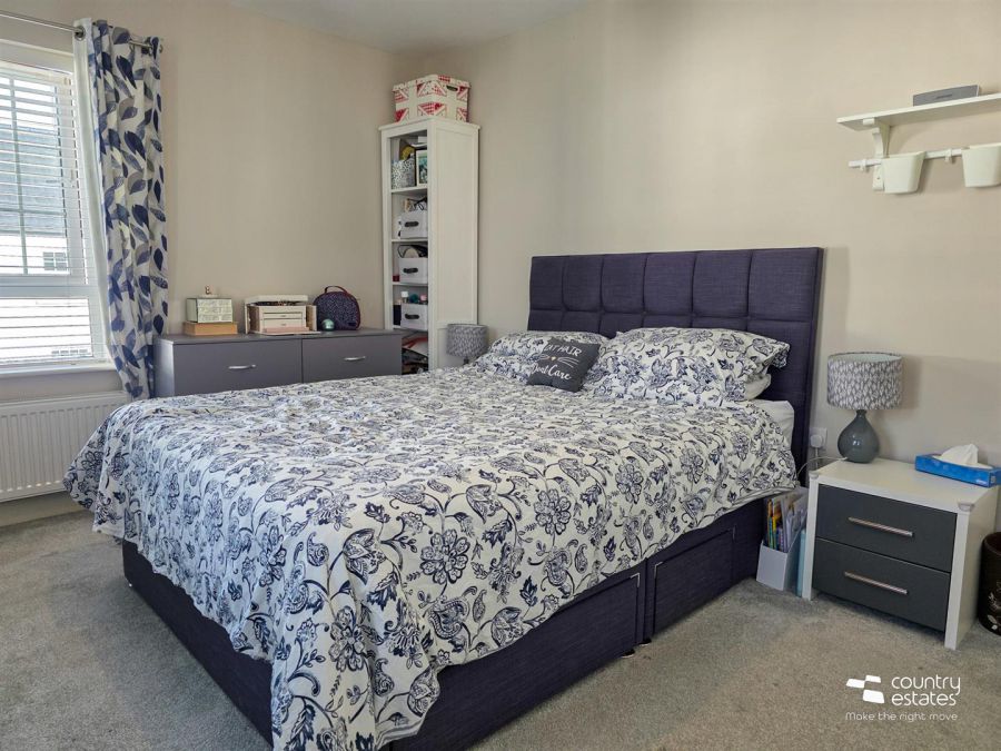 10 Ashbourne Manor Square