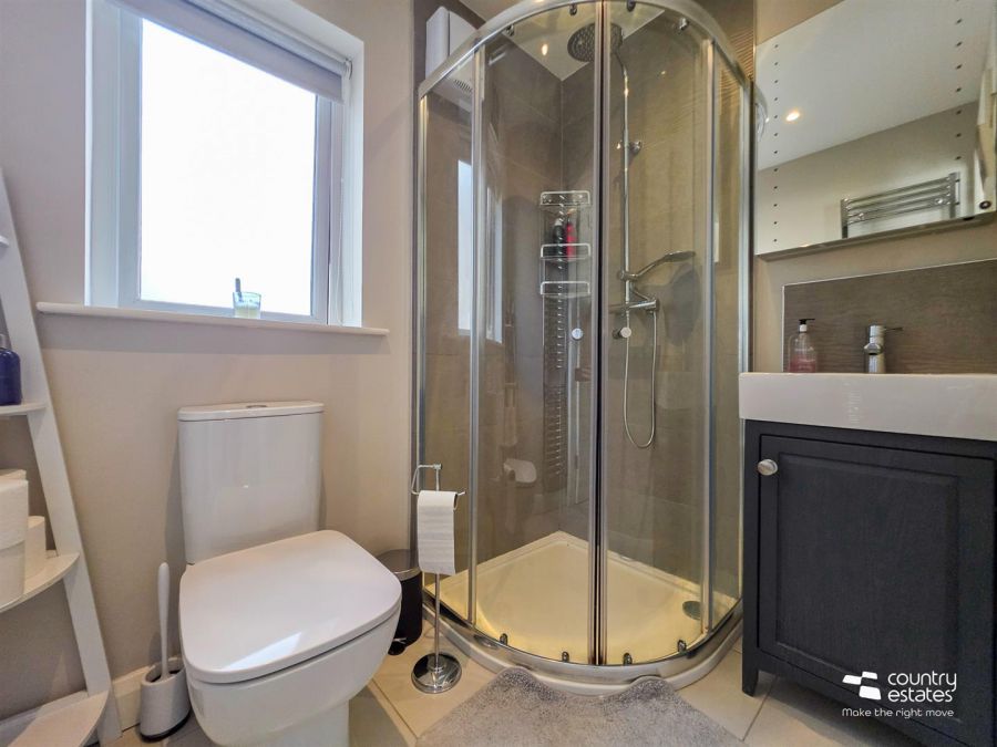 10 Ashbourne Manor Square