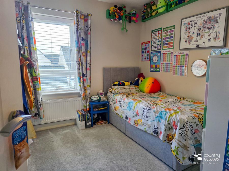 10 Ashbourne Manor Square