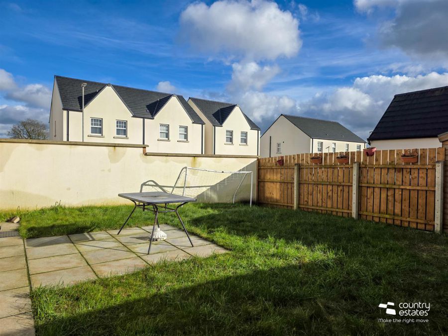 10 Ashbourne Manor Square