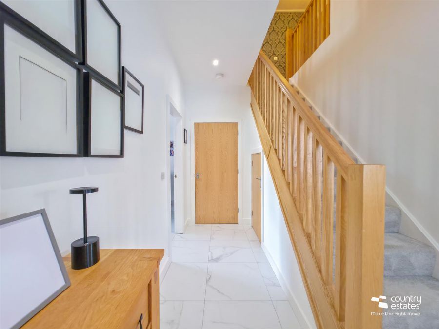 134 Farm Lodge Park