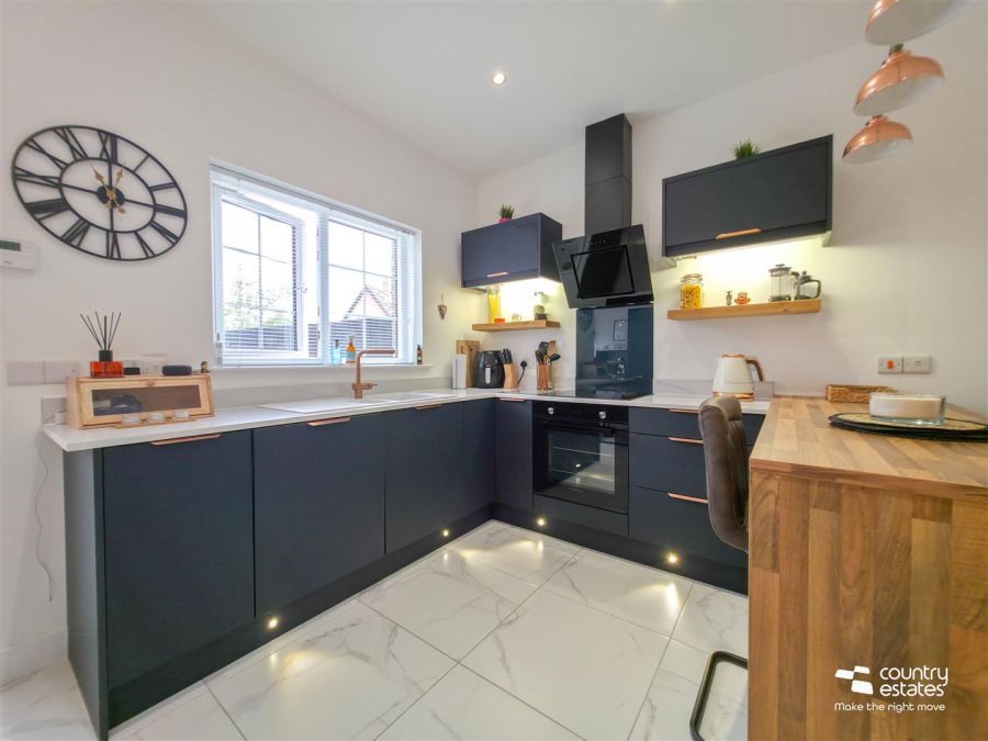 134 Farm Lodge Park