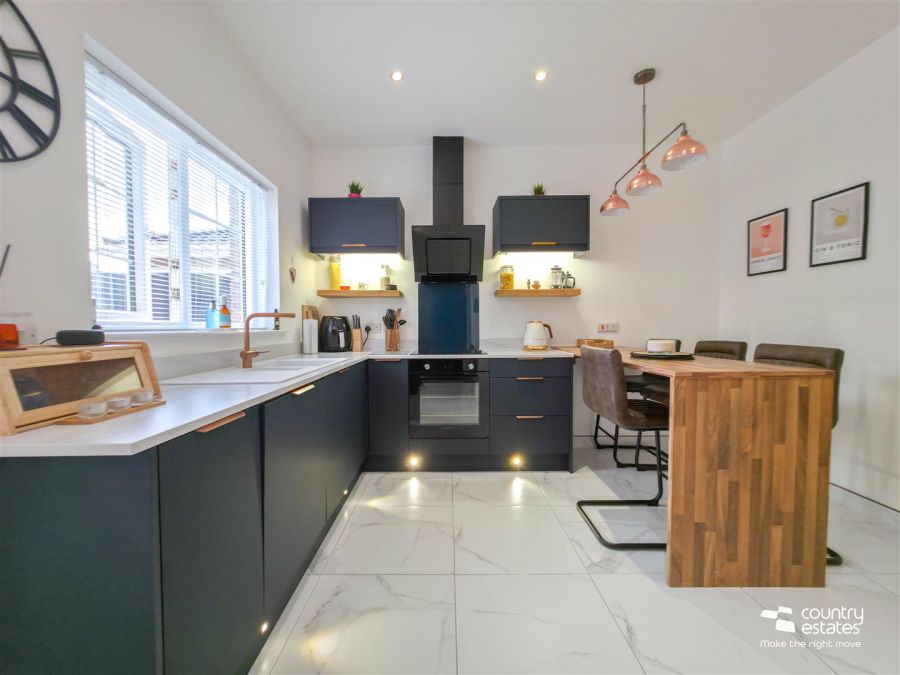 134 Farm Lodge Park