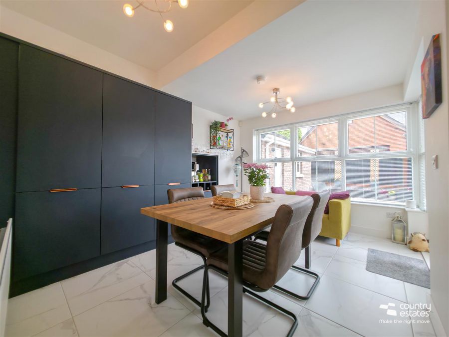 134 Farm Lodge Park