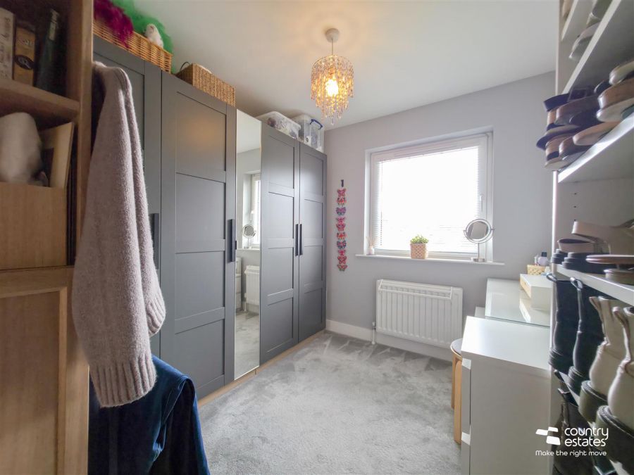 134 Farm Lodge Park