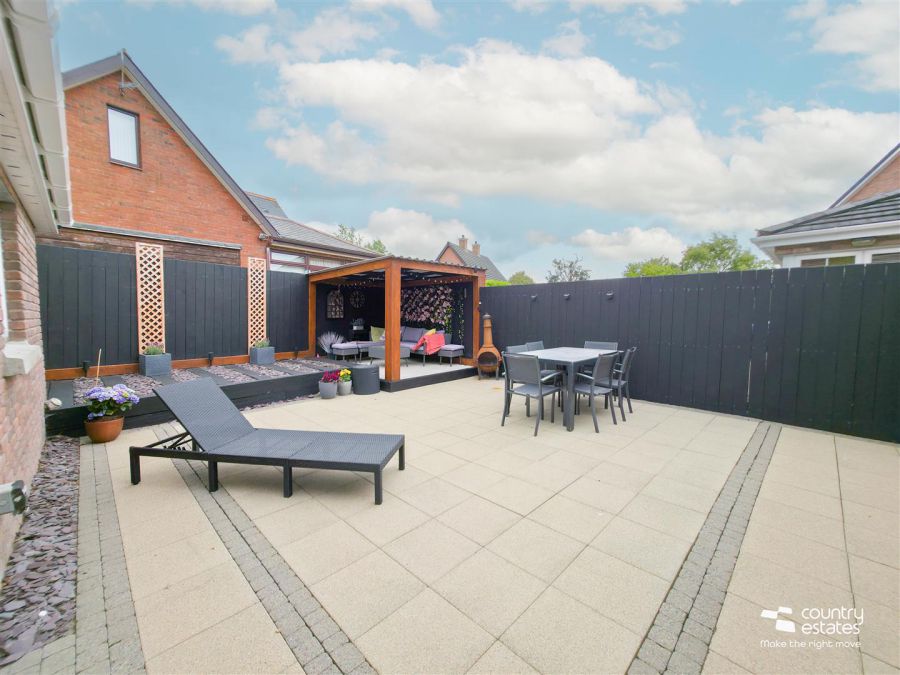 134 Farm Lodge Park