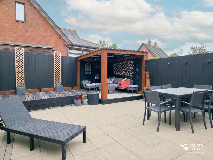 134 Farm Lodge Park