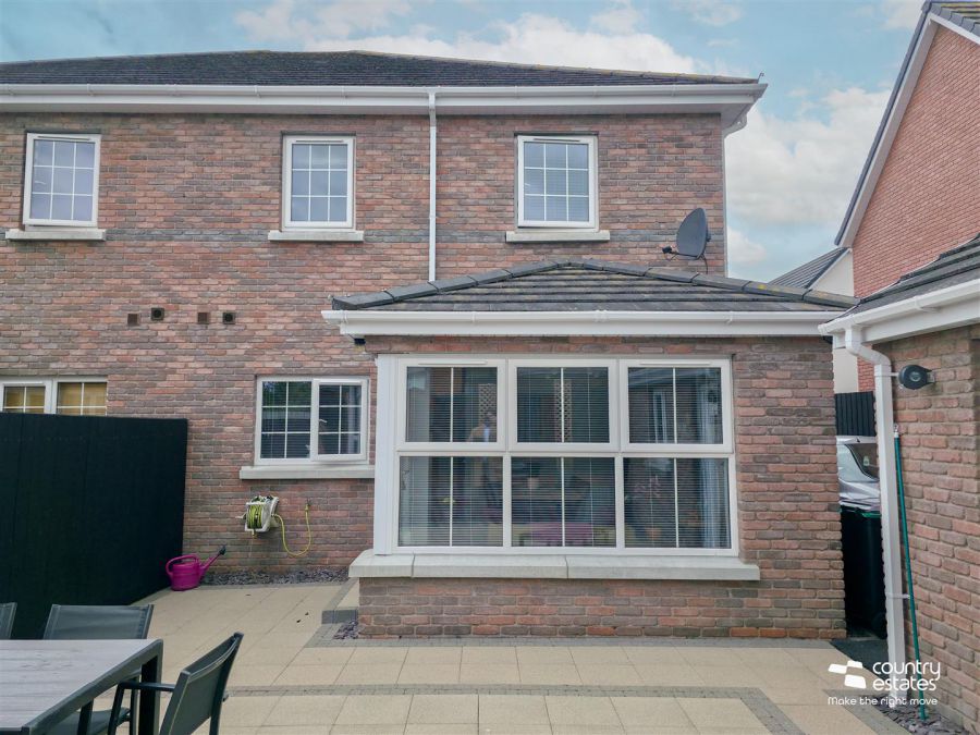 134 Farm Lodge Park