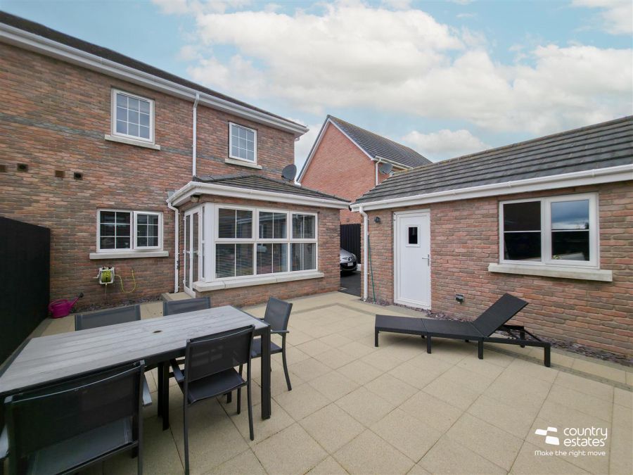 134 Farm Lodge Park