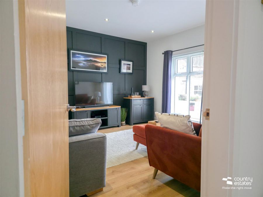 134 Farm Lodge Park