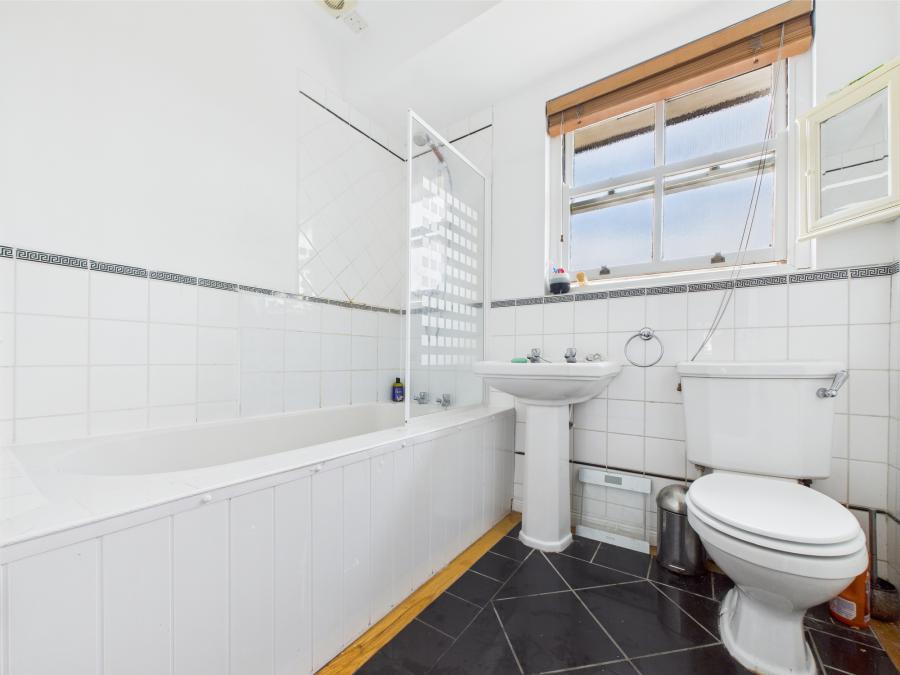 32 Rossmore Apartments