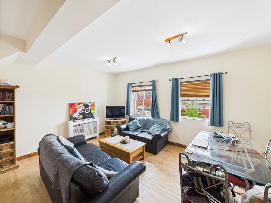 32 Rossmore Apartments
