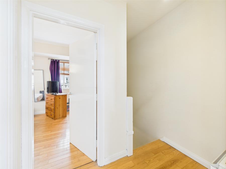 32 Rossmore Apartments
