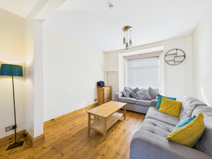 18 Willowfield Parade