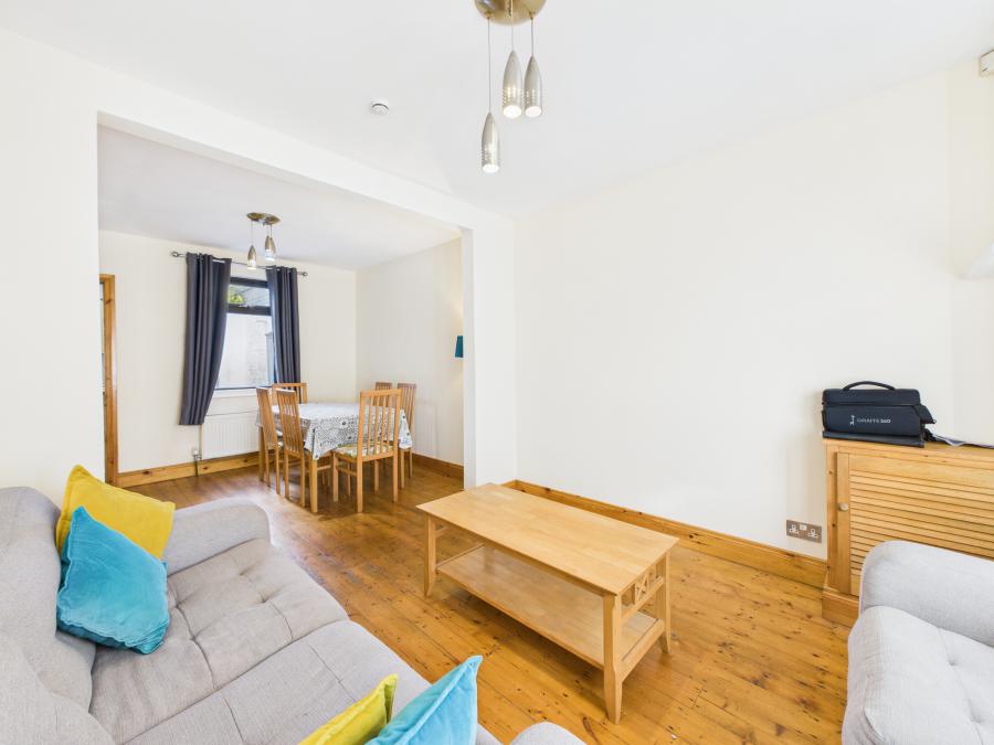 18 Willowfield Parade