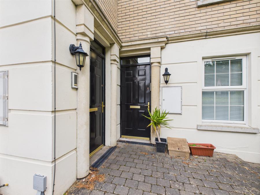 88b Leathem Square