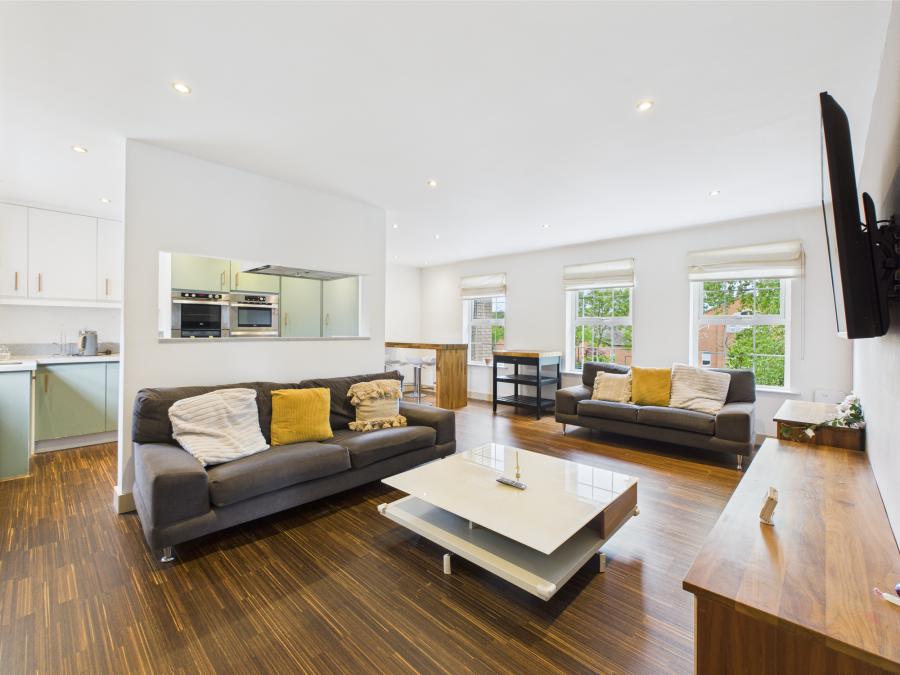88b Leathem Square