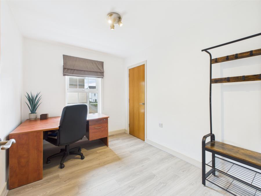 88b Leathem Square