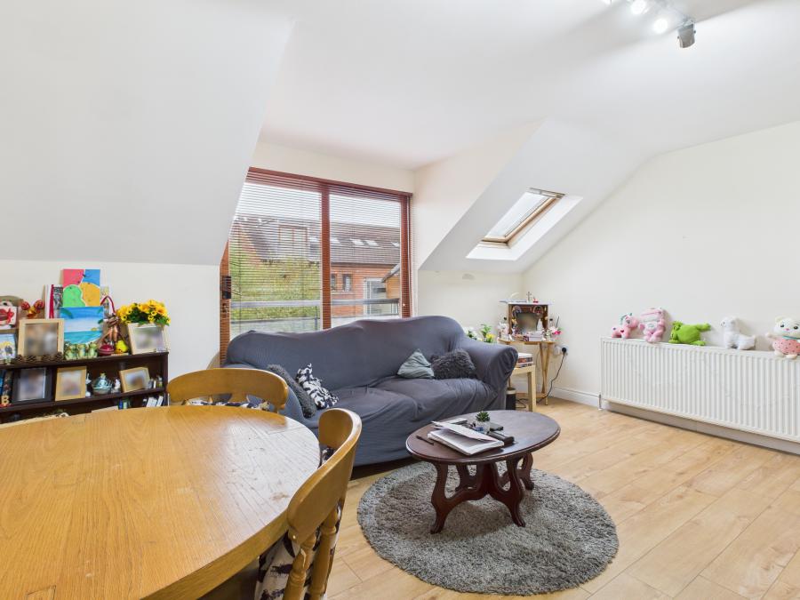 20 , Half Penny Mews Grove Street East