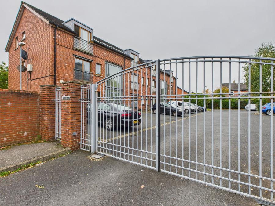 20 , Half Penny Mews Grove Street East