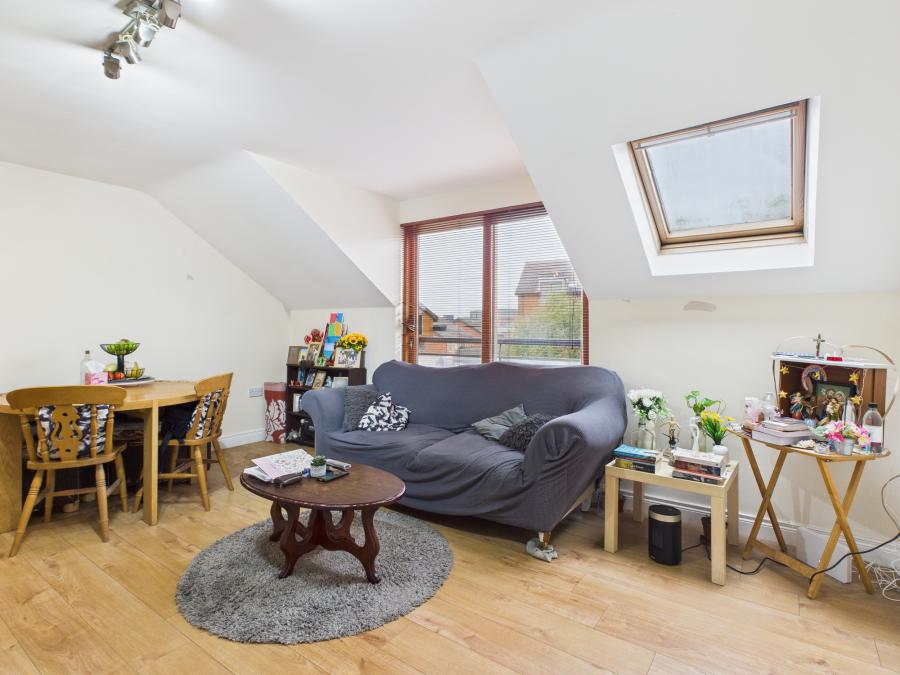 20 , Half Penny Mews Grove Street East