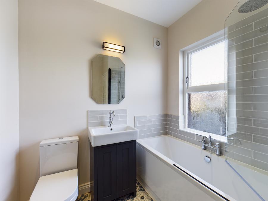 121 Haypark Avenue