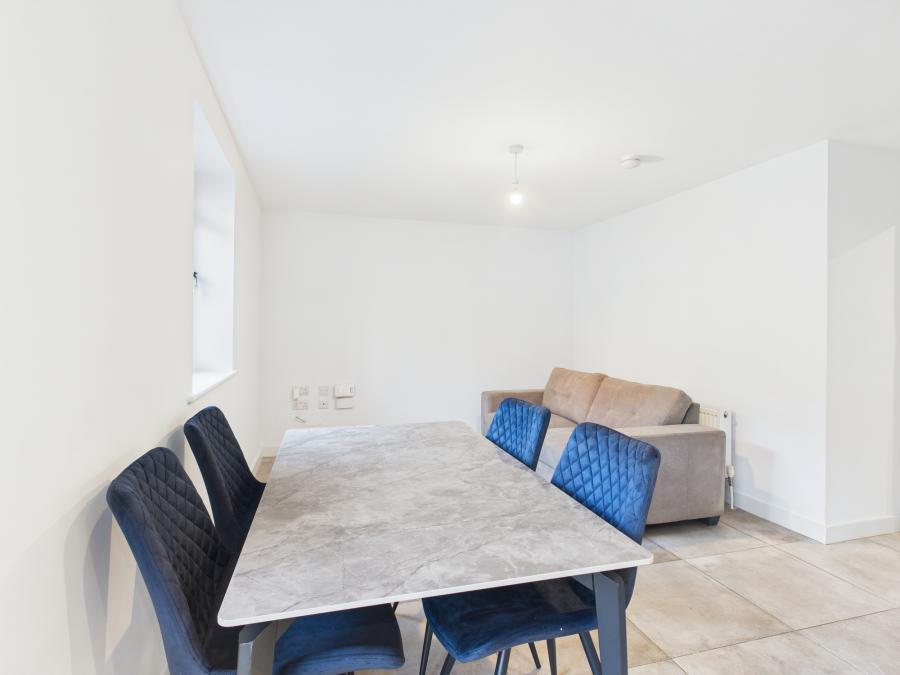 10, 35  Castlereagh Street